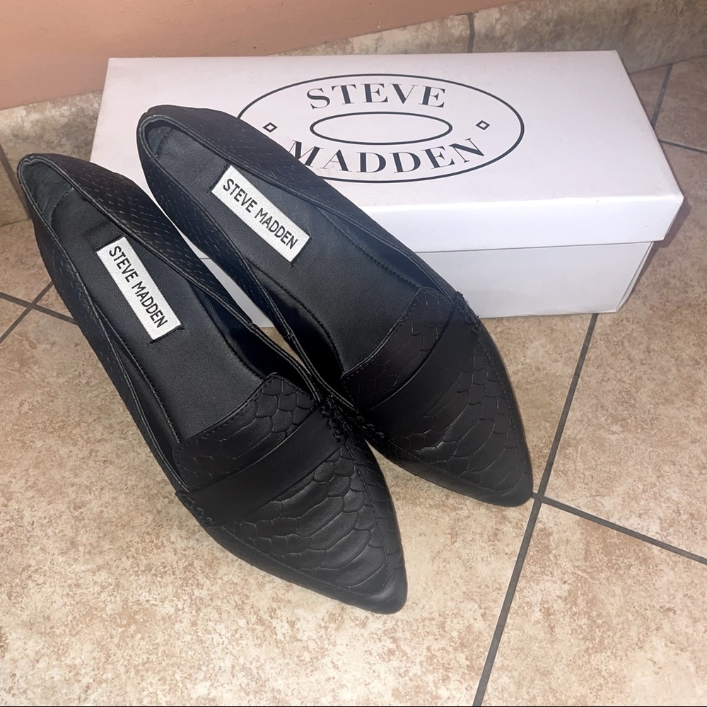 Steve Madden Edinn Flats